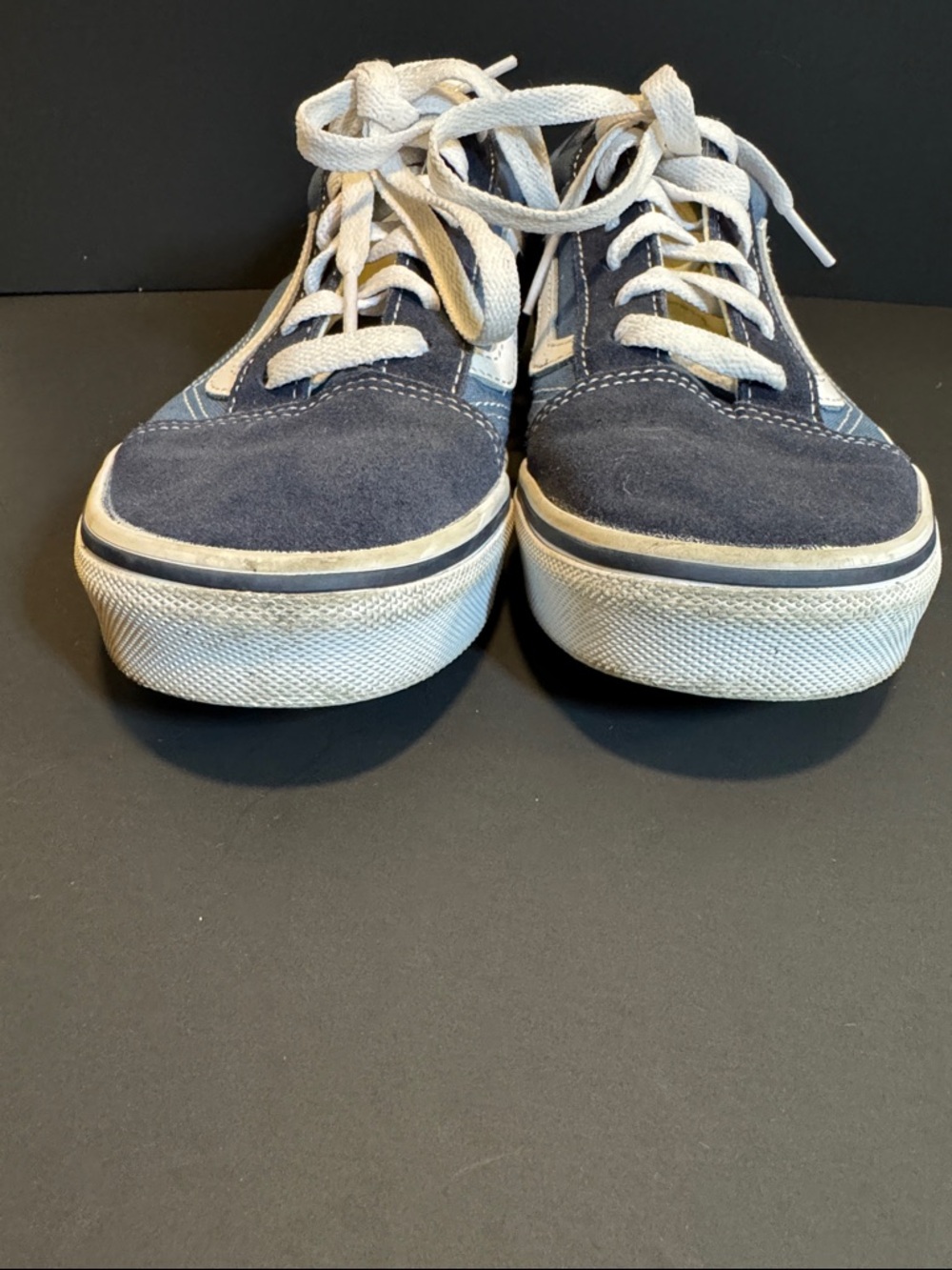 Vans Low-Top Sneakers in Navy and Light Blue - Picture 6 of 9
